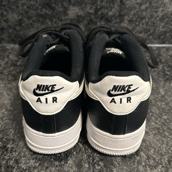 Nike Air Force 1 - Picture 2 of 4